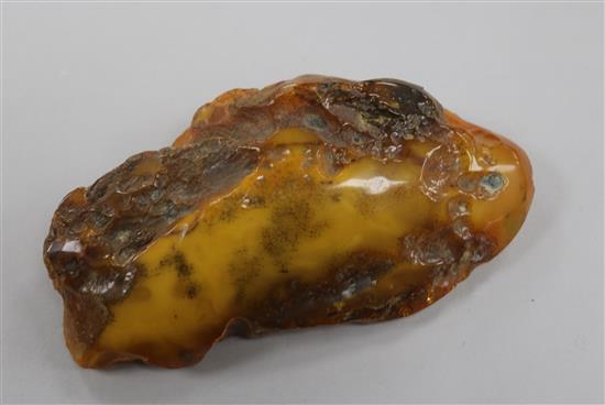 A free form piece of raw amber, gross weight 222 grams, 15.3cm.